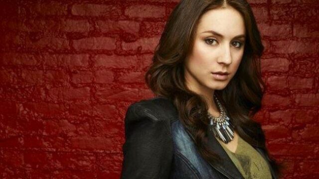 Troian Bellisario - PLL - Pretty Little Liars - Spencer Hastings