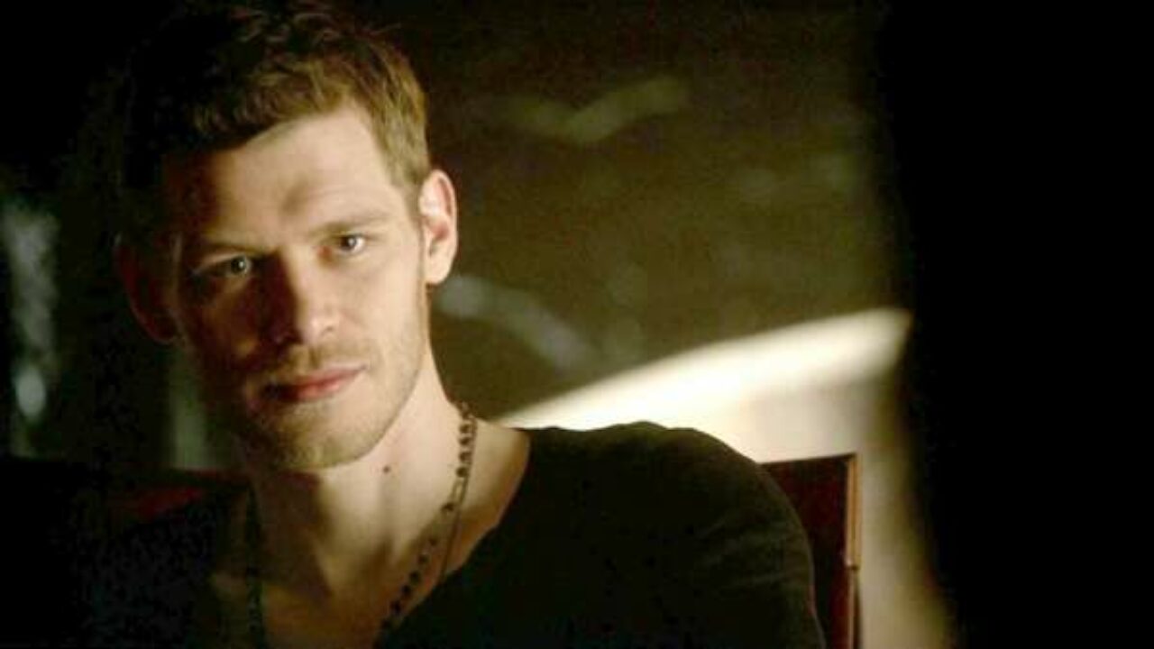 The Originals: gli auguri di Natale di Joseph Morgan e Summer Fontana