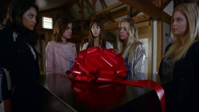 PLL - Pretty Little Liars - 7x11 - sneak peek - clip - Playtime