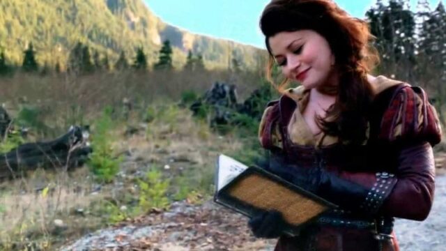 Once Upon A Time 8 curiosità su Belle, il personaggio di Emilie De Ravin (1)