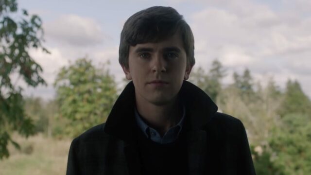 Freddie Highmore - Bates Motel 5 - Marion Crane - Rihanna