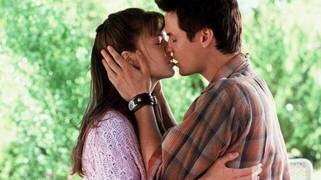 Frasi di Nicholas Sparks: 13 messaggi d'amore per San Valentino film romantici