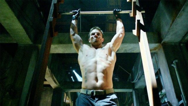 Stephen Amell: La star di Arrow parteciperà ad American Ninja Warrior