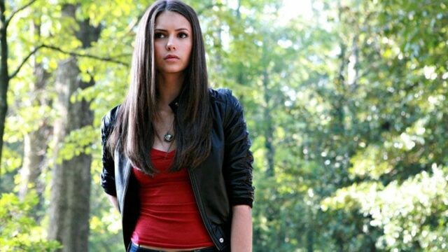 Nina Dobrev continua la campagna per gli squali con un piccolo amico