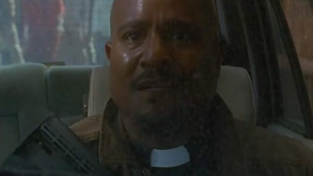 the walking dead 8x01 padre gabriel