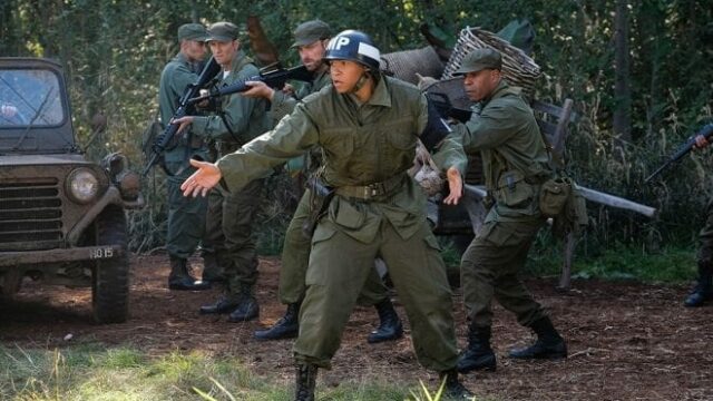 Legends of Tomorrow 3x07 still: in mezzo alla guerra del Vietnam