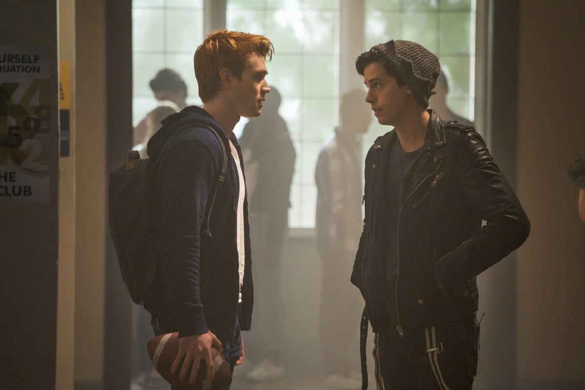 Riverdale 2x07: Il test di Black Hood, Archie e Jughead alle strette (FOTO)