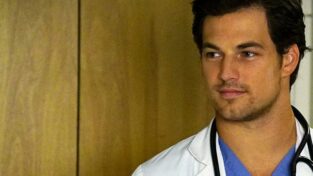 Giacomo Gianniotti di Grey's Anatomy e l'iniziativa contro le violenze domestiche