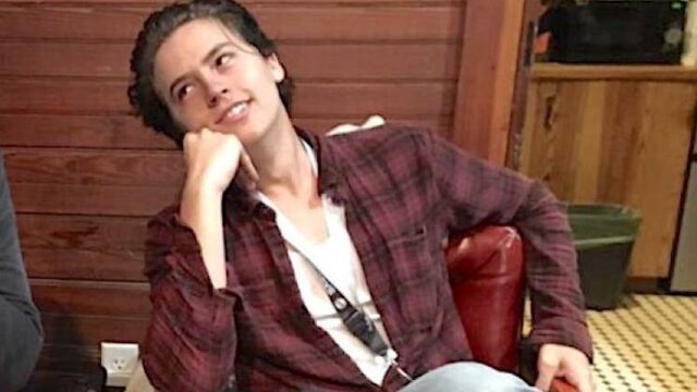 Cole Sprouse Tweet Jughead morto