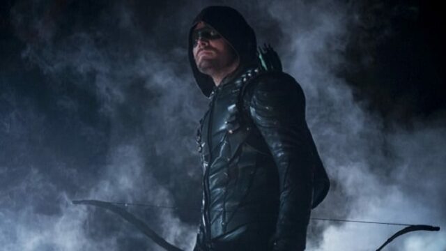 Arrow Stephen Amell rivela che il finale della sesta stagione sarà duro