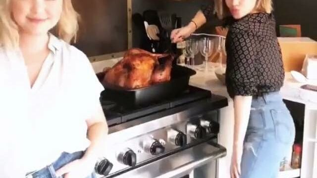 Festa del Ringraziamento 2018 Thanksgiving - Lucy Hale