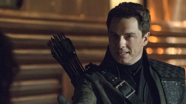 John Barrowman torna in Arrow: le anticipazioni su Malcolm Merlyn