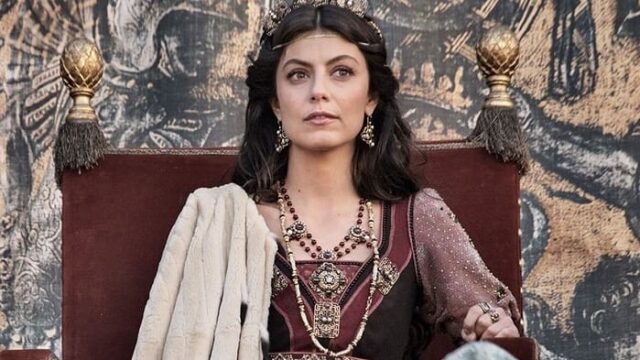 Chi è Alessandra Mastronardi, Lucrezia Donati ne I Medici 2, età, instagram. social, fidanzato