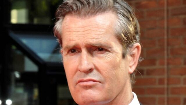 Chi è Rupert Everett, Bernando nel cast della serie TV Il Nome della Rosa: biografia, età, altezza, vita privata e compagno, film e serie TV