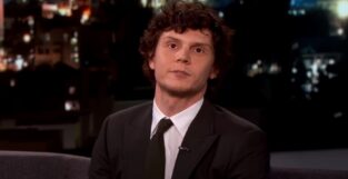 evan peters razzismo