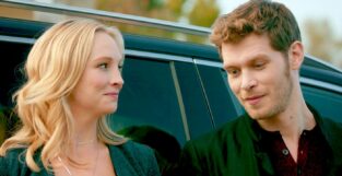 julie plec klaroline oggi