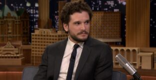 kit harington salute mentale game of thrones