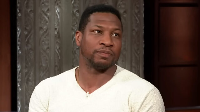 Jonathan Majors accusato aggressione dopo arresto